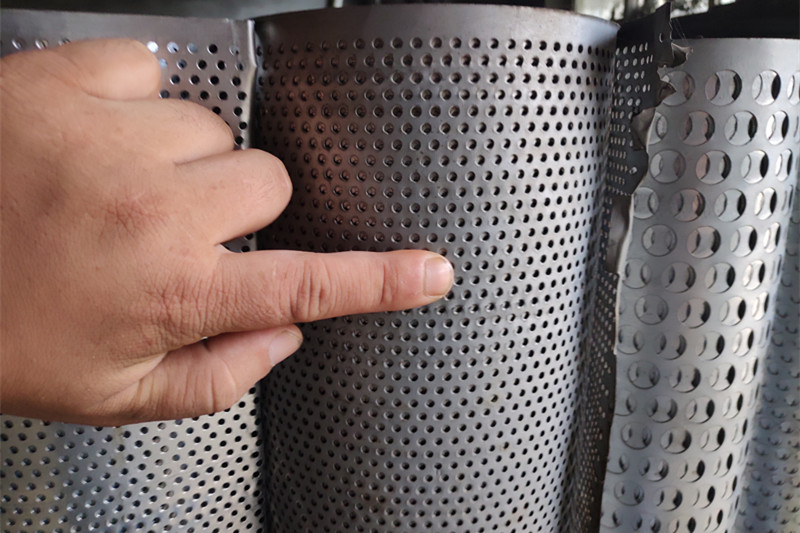 0.5mm卷板圓孔網(wǎng)5孔3距廠家生產(chǎn)